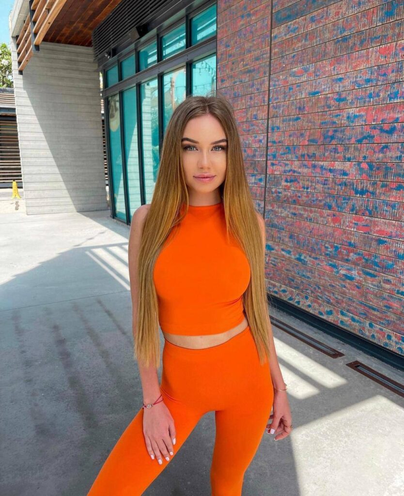 Девушка на час Мэлони Premium Models